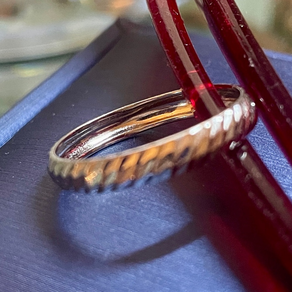 👀 GENUINE PLATINUM! NWB Genuine Band Ring. 1.85 Grams. A Forever Piece. Grab it!
